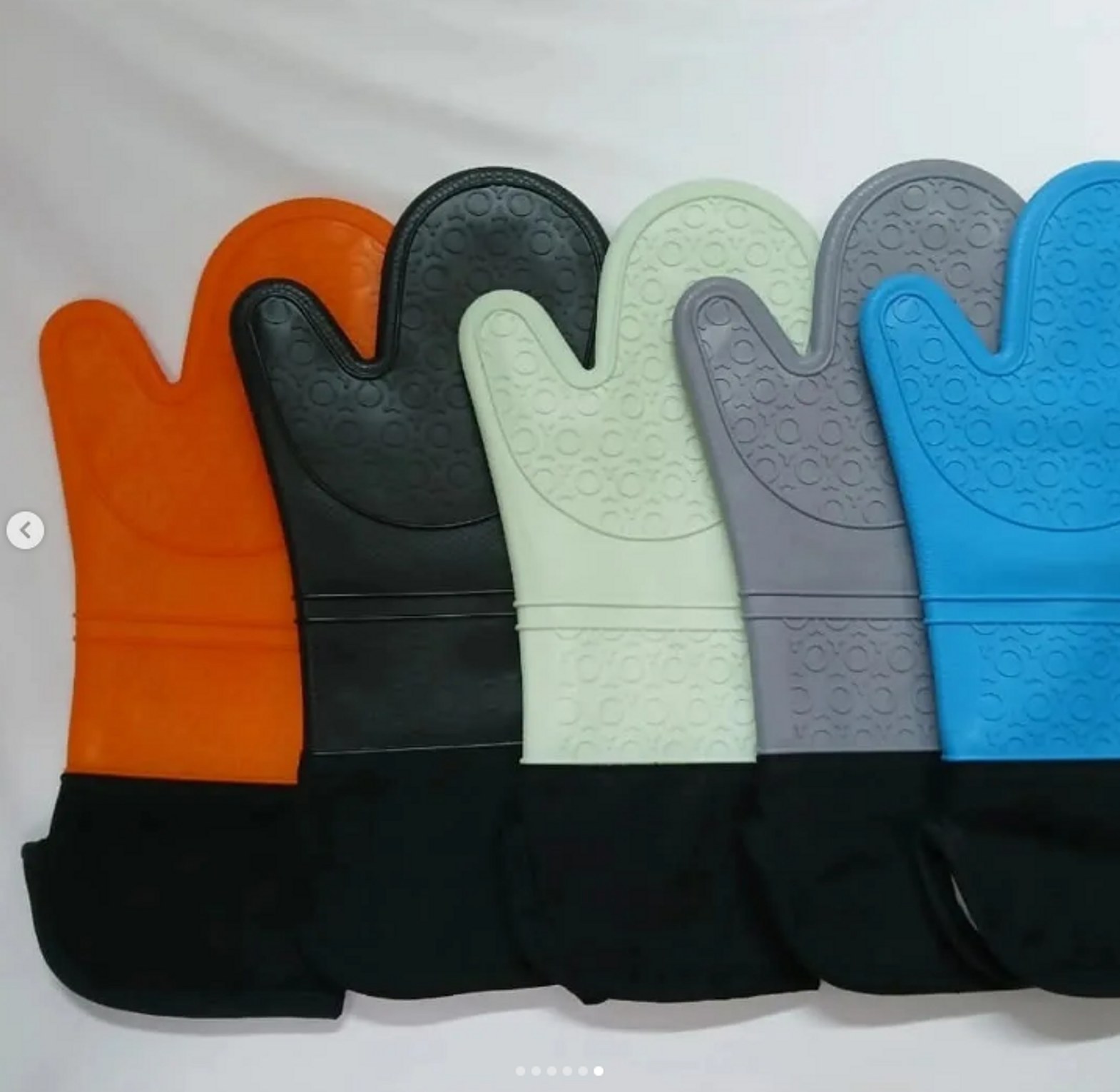 A pair of silicone oven gloves image