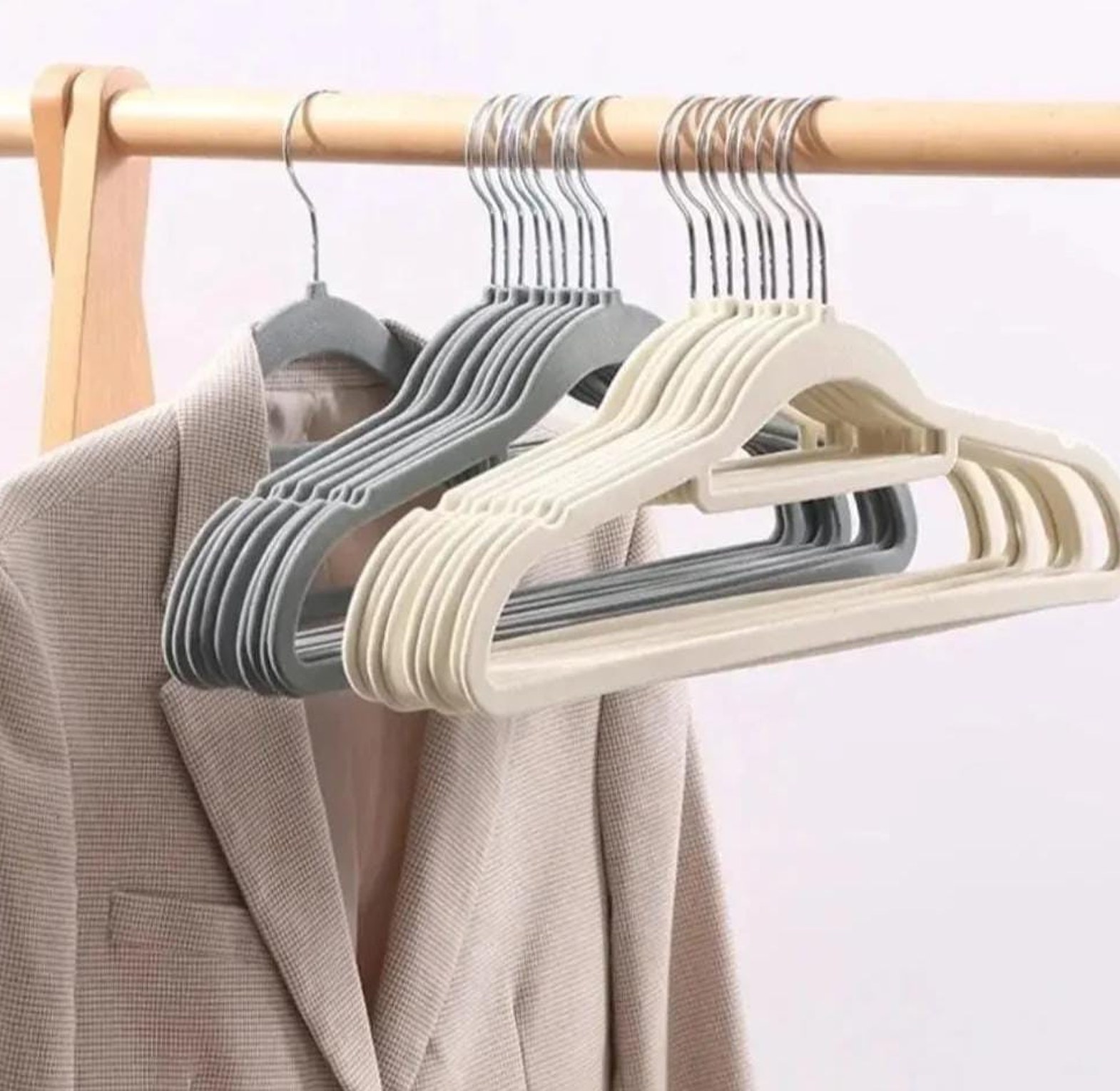 10 pcs Luxury velvet  hangers image