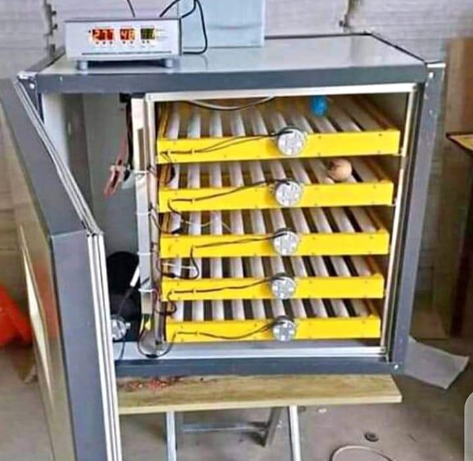 300 eggs incubator image