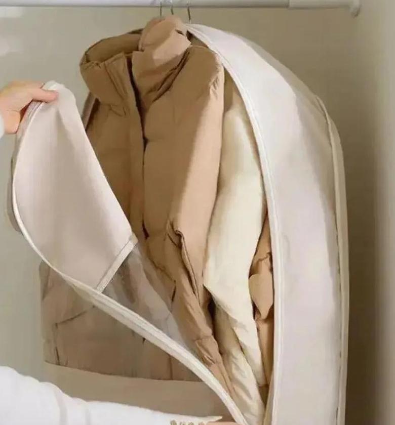 Compressible heavy-duty dustproof garment storage bags image