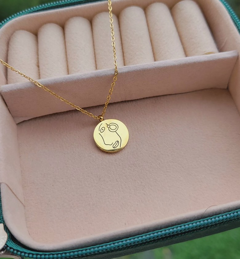 Midea necklace  image