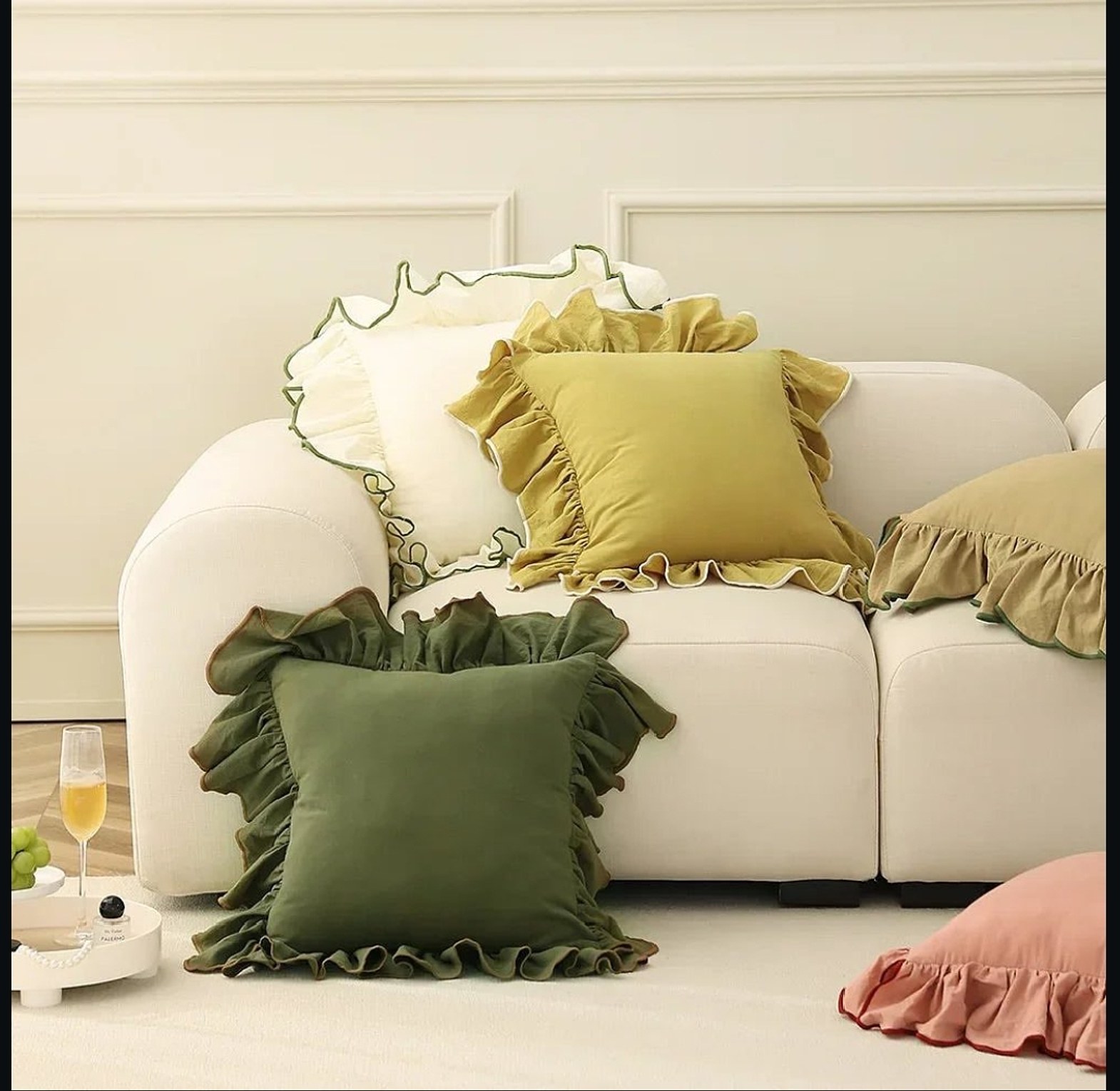 Ruffle Pillows 45*45 image