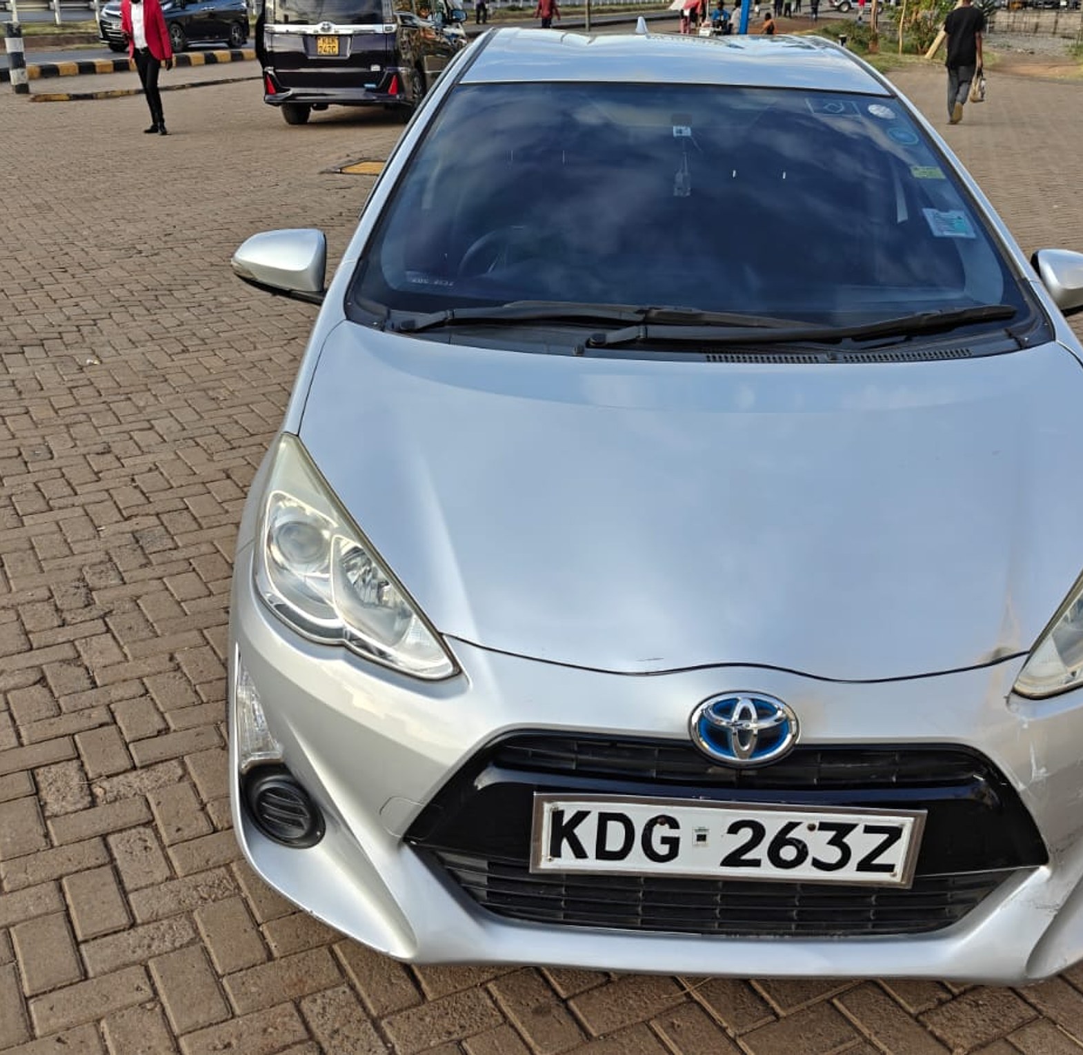 Toyota Aqua Hybrid KDG, YOM 2015 Model, Automatic, Rating 1500cc image