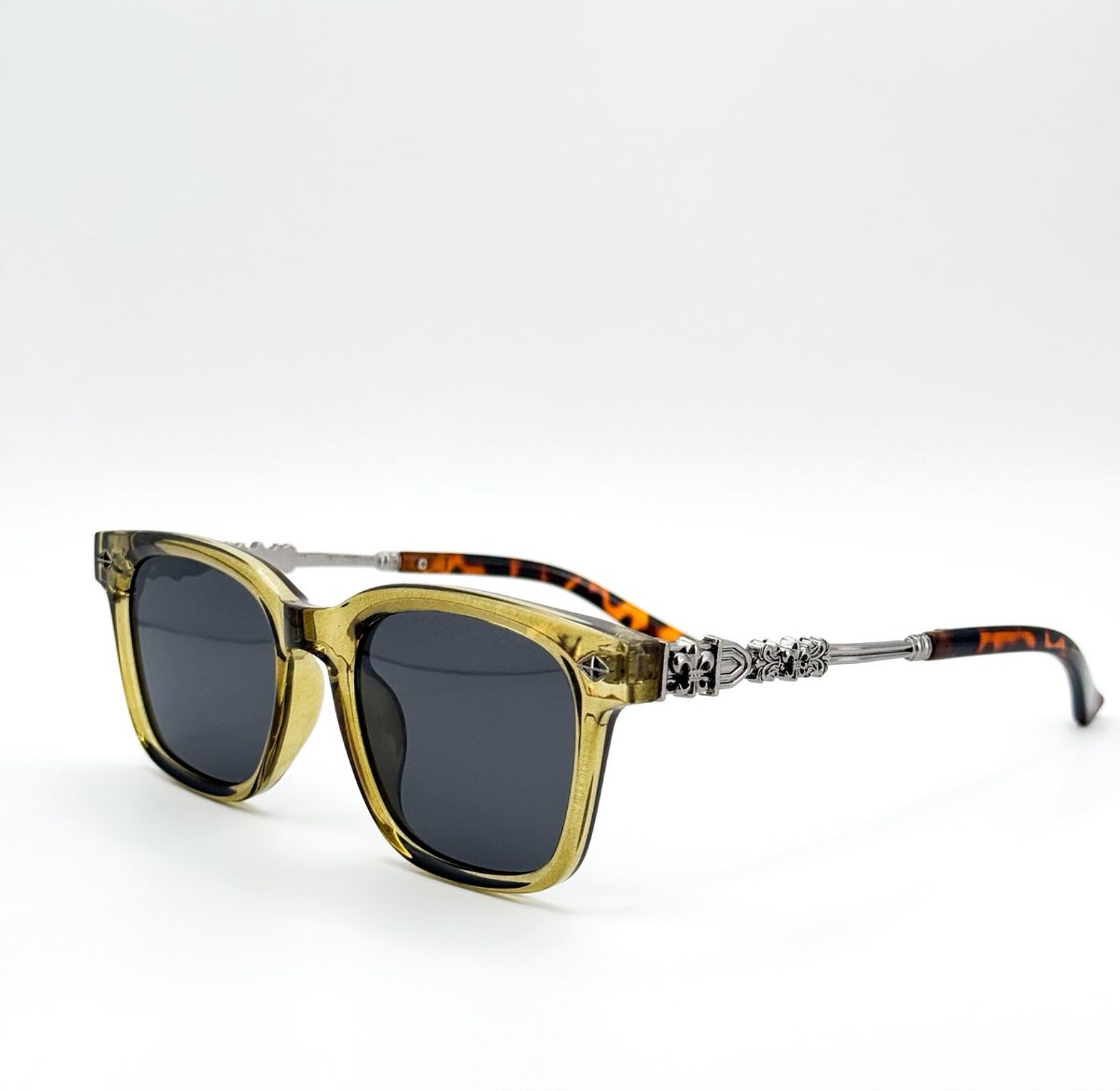 Luxury-Inspired Sunglasses image