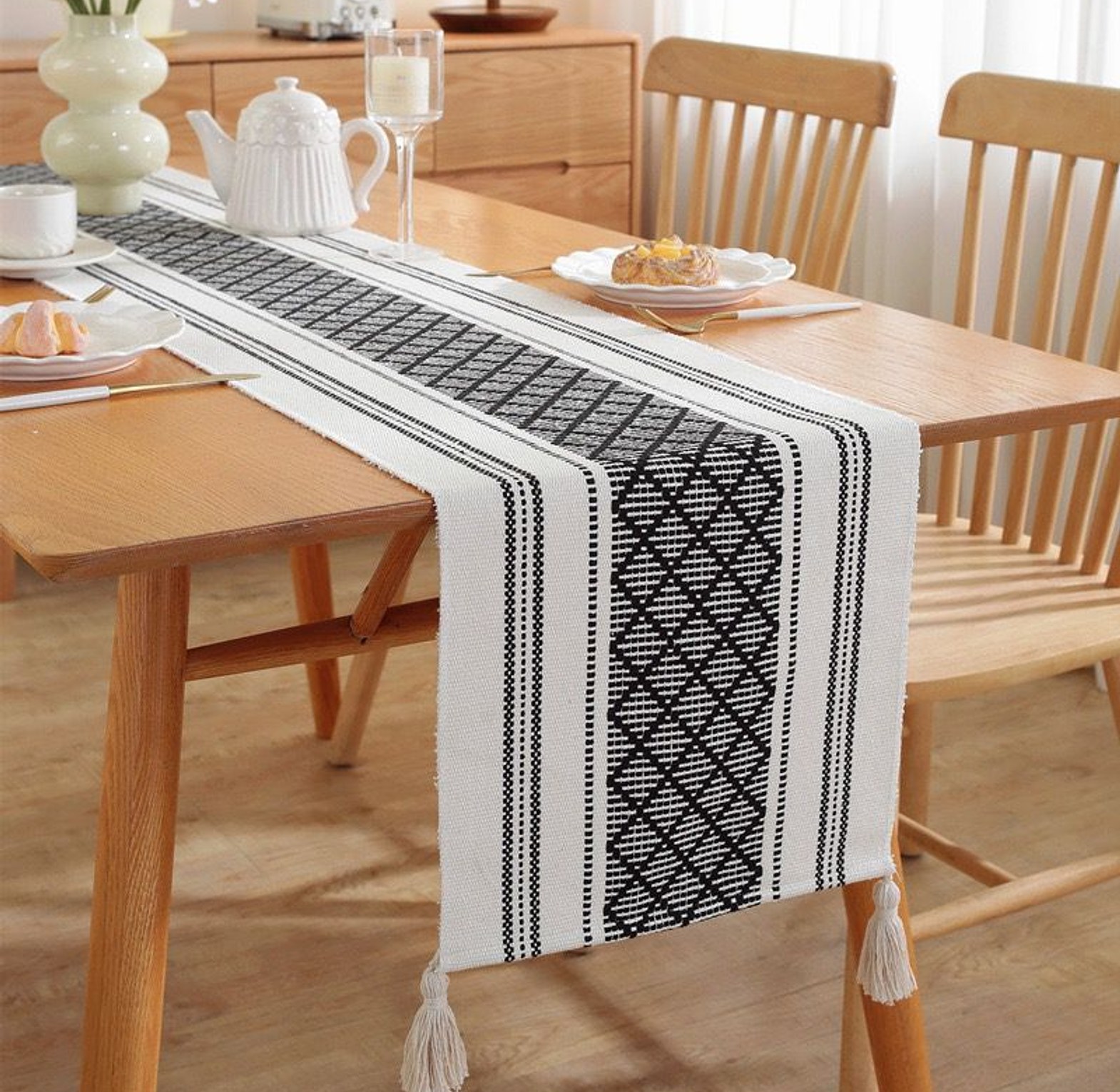 Modern Simple Tassel Cotton Linen Table Runner image