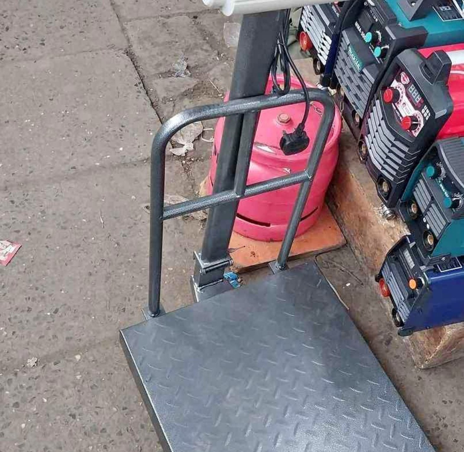 A12 Weighing scale 300kg image