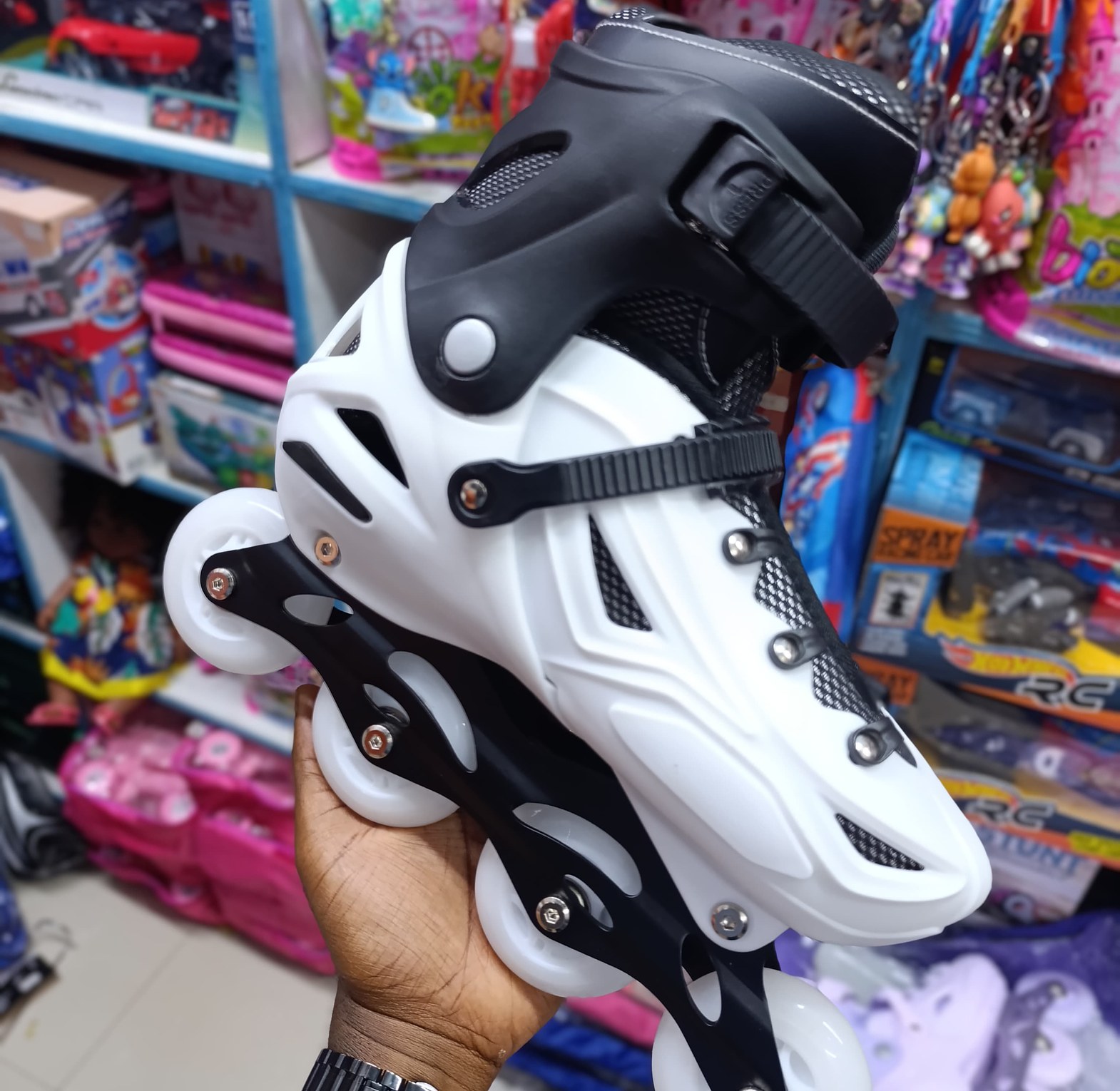 Adults and teens skating hard boot With Skating guards Hard helmet  image