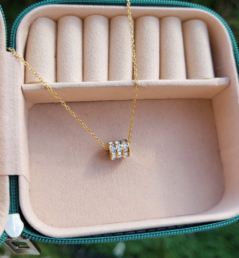 Eva necklace  image
