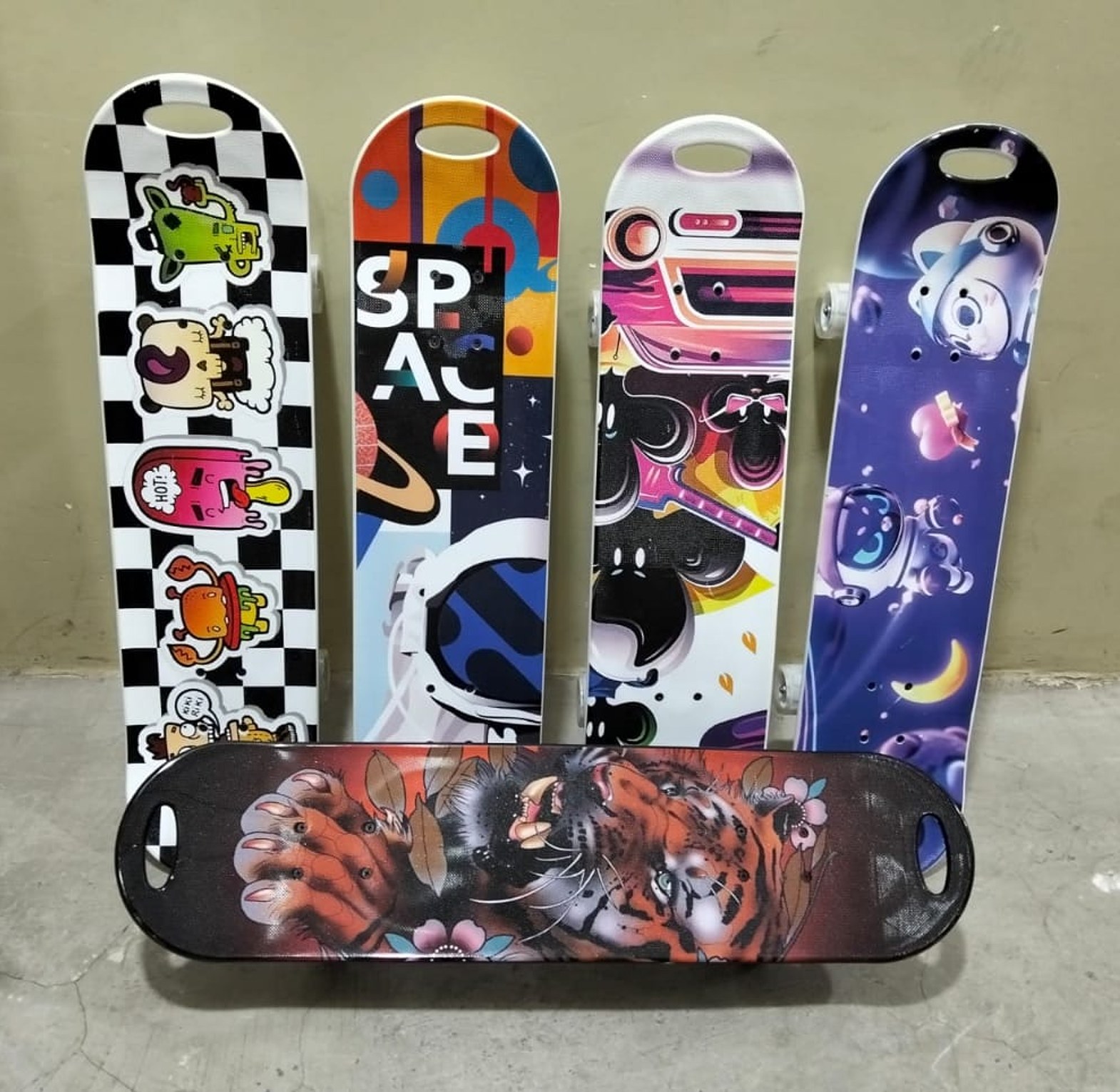 Professional skate board suitable for Teens and Adults image
