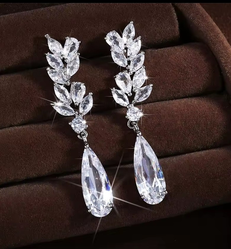 Drop sparkling zirconia earrings  image