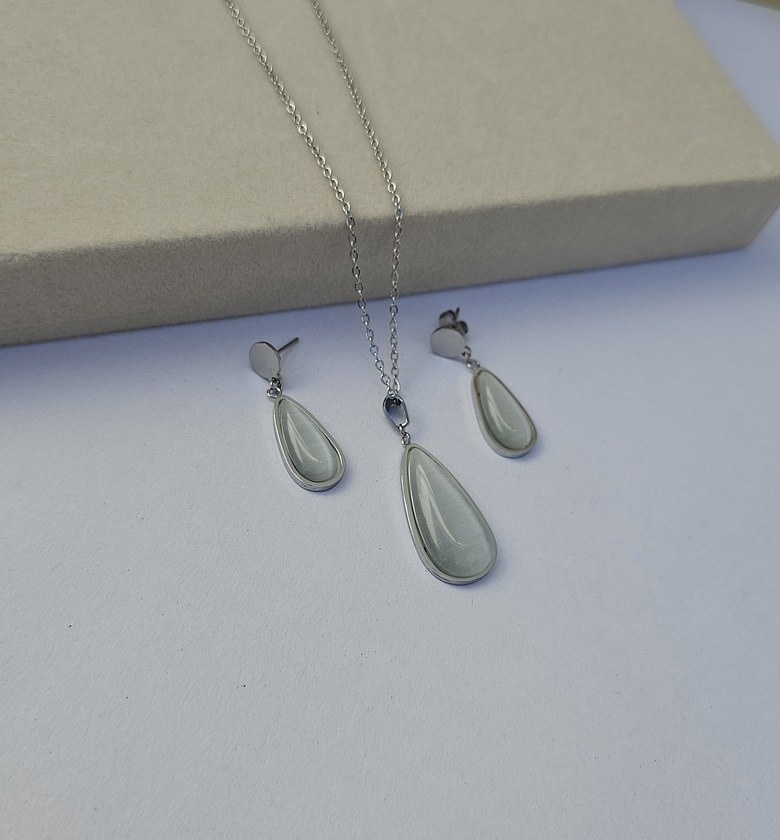 Silver opulent set image