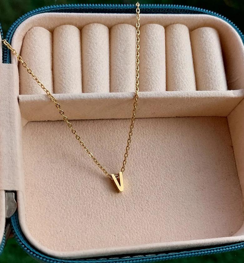 Plain Gold V image