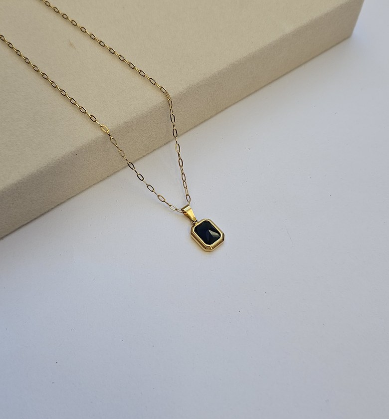 Dora necklace  image