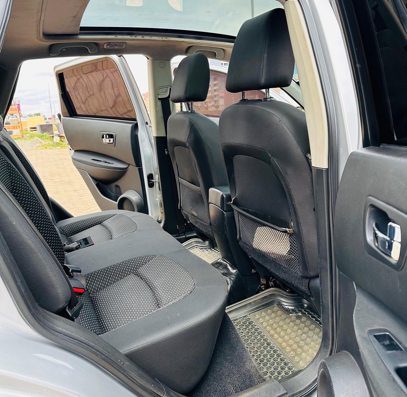Nissan Daulis KCX, YOM 2012,  Automatic, Rating 2000cc, with Panoramic Moonroof image