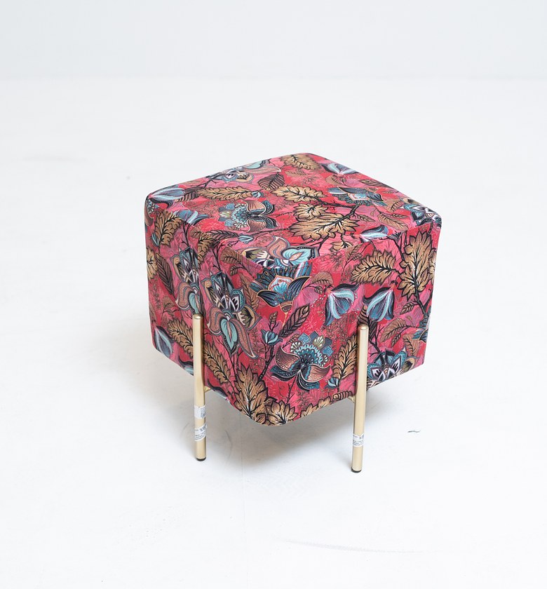 STOOL WITH GOLDEN STRIGHT image
