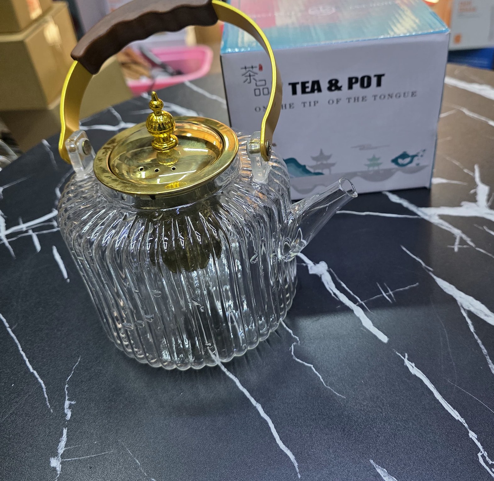 Regal Diamond Ribbed Glass Teapot (1.5L) image