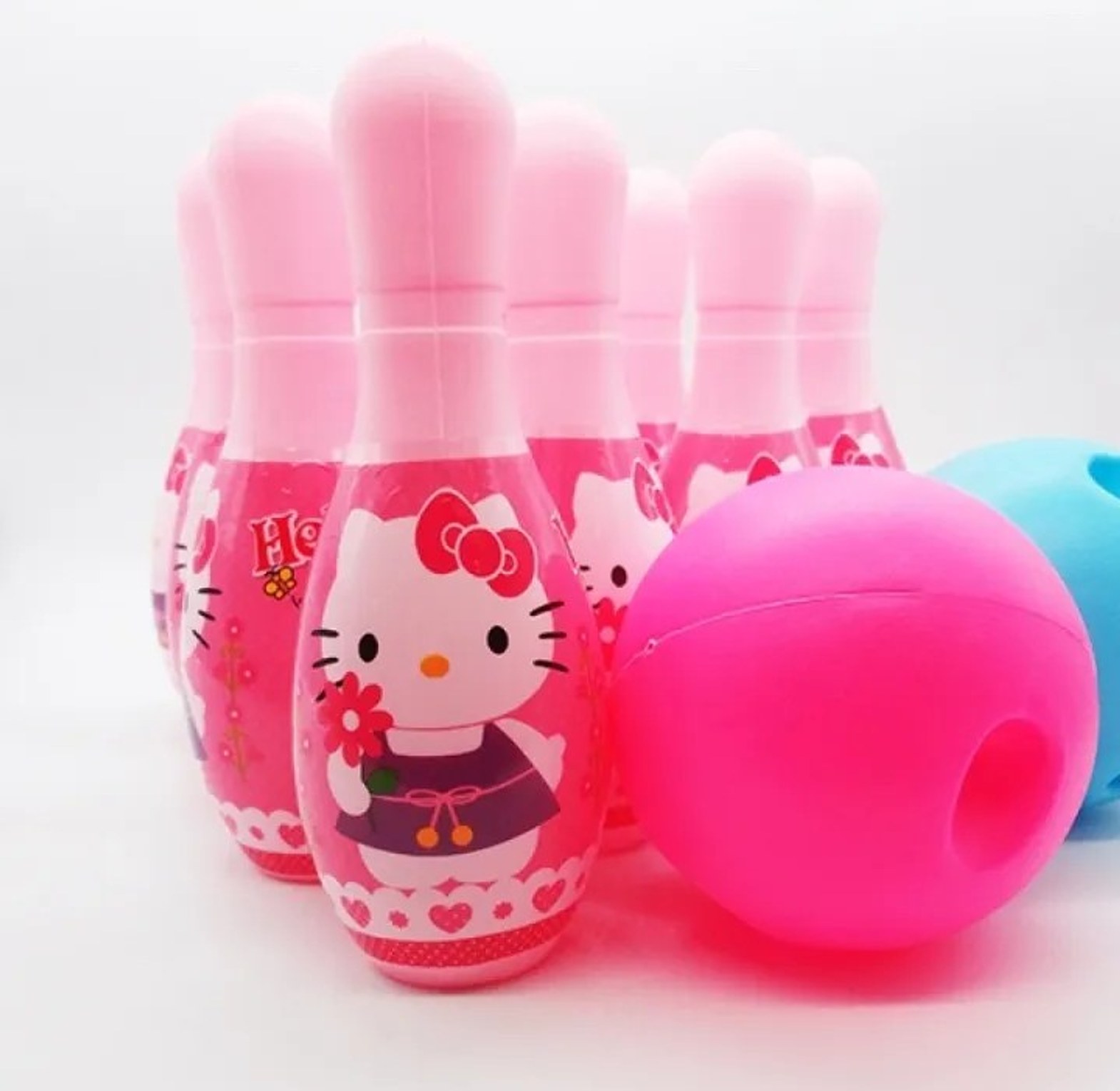 Hello Kitty Kids Bowling Set – 10 Pins + 2 Balls image