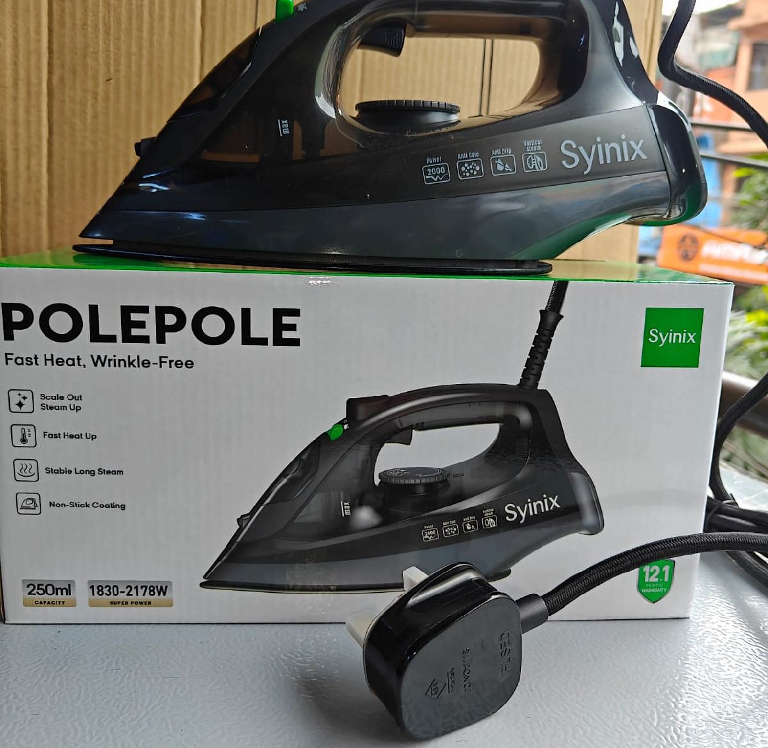 Iron Box. Syinix Steam Iron Box Non-Stick Soleplate IRSP-1005 image