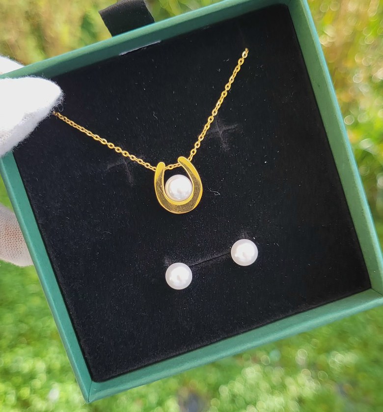 Albina pearl set image