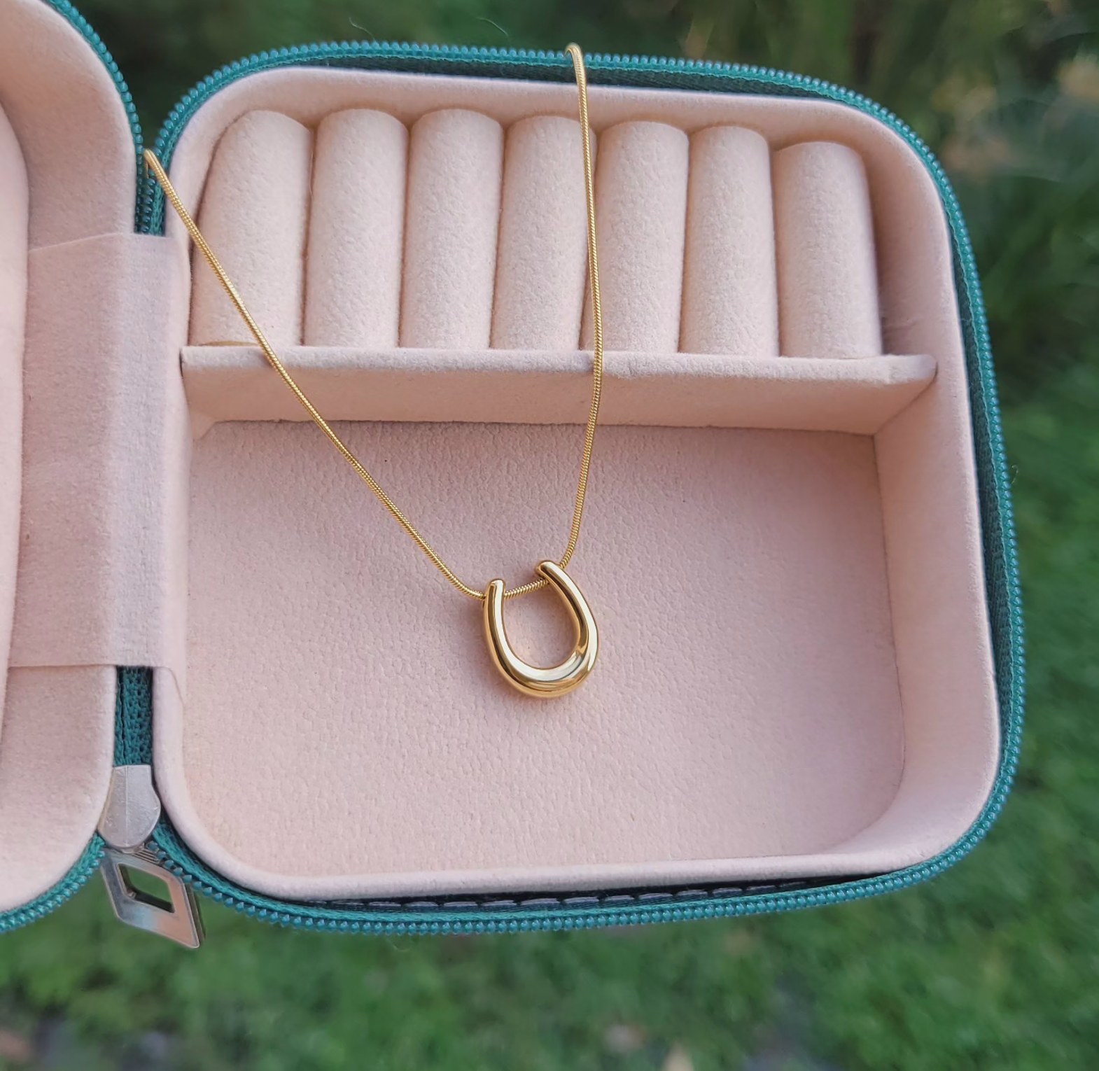U necklace  image