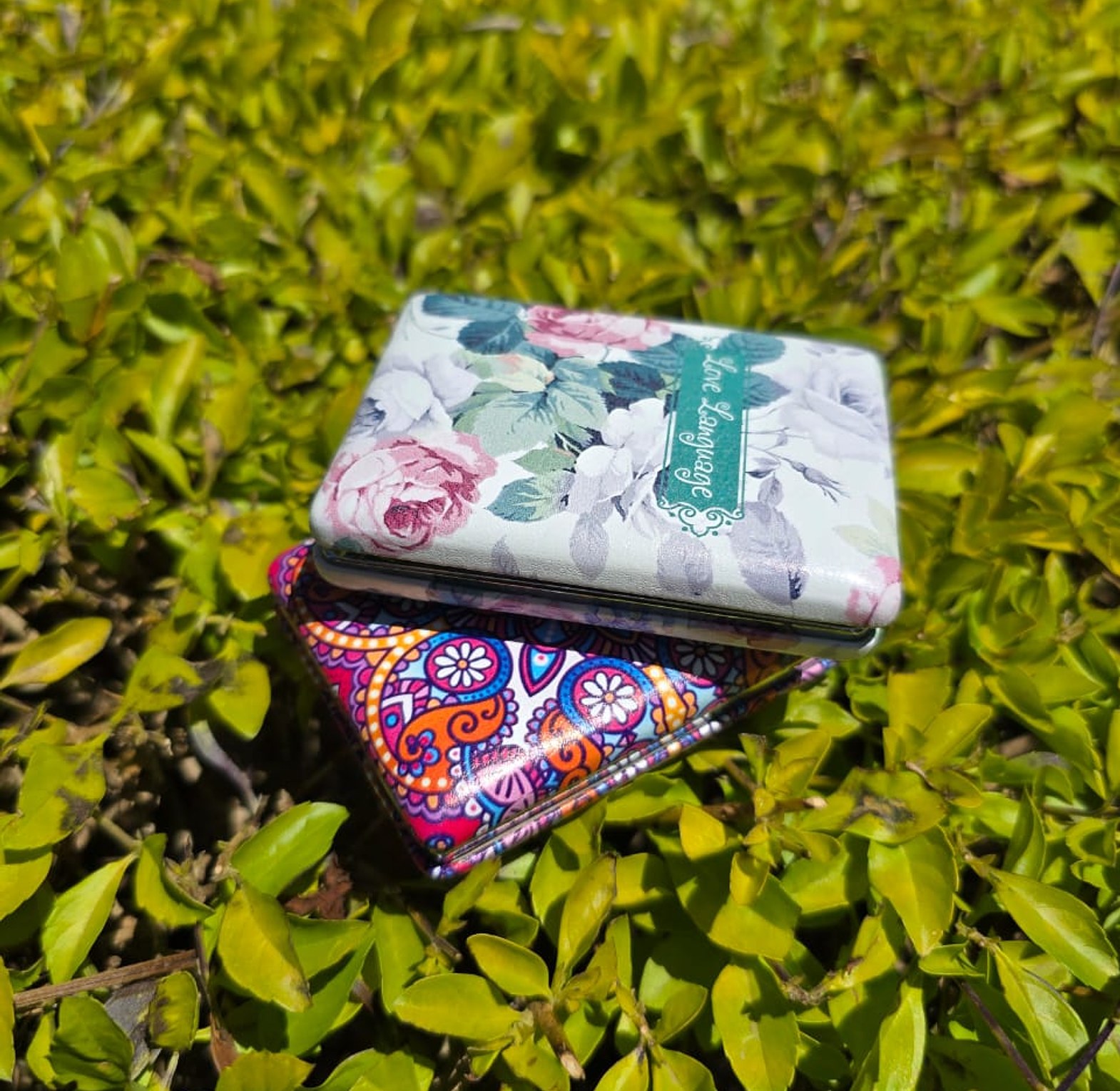 Dainty Pocket mirror image