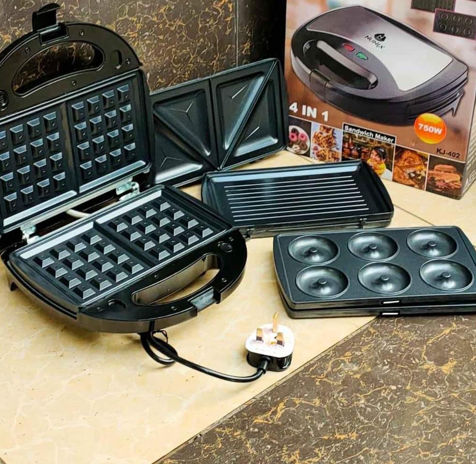 SANDWICH MAKER. Boma 4 in 1 Sandwich Maker 850W image