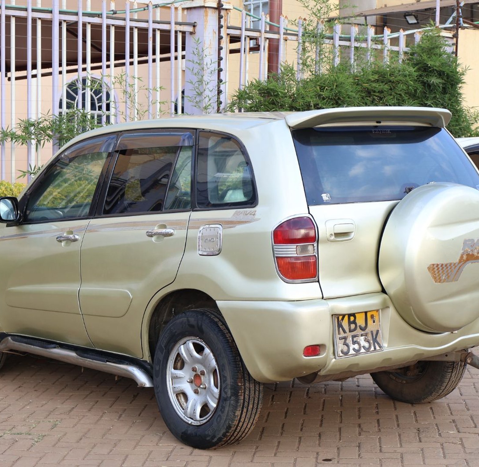 Toyota Rav4 KBJ, YOM 2002 Model,  Automatic image