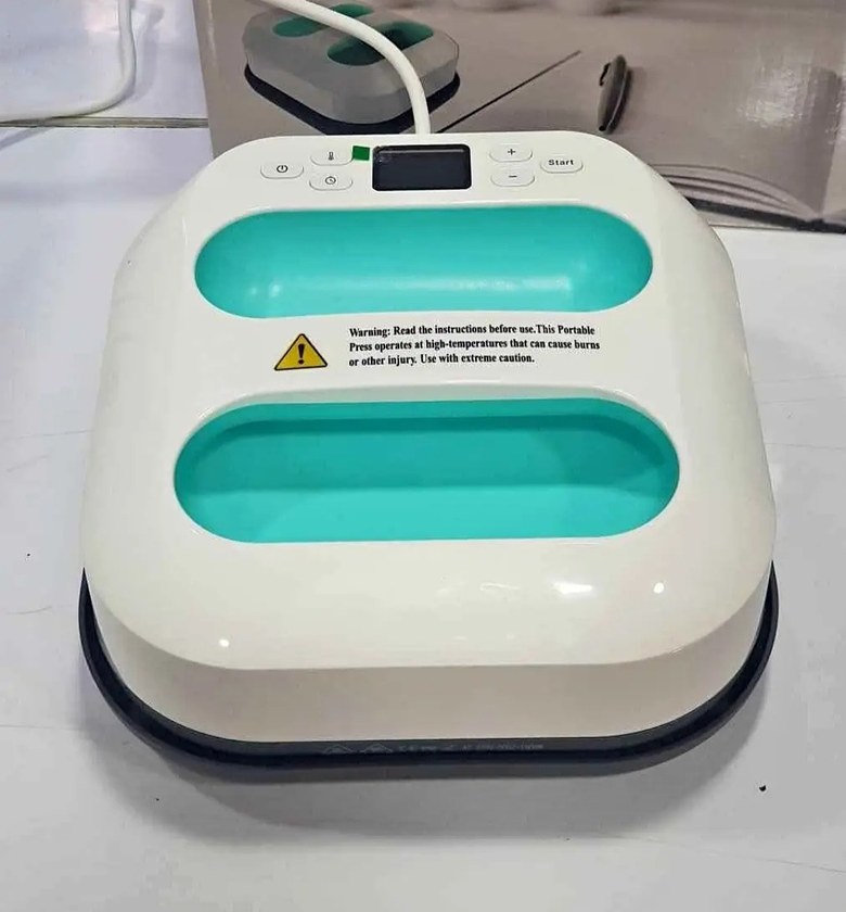 Portable heat press  image