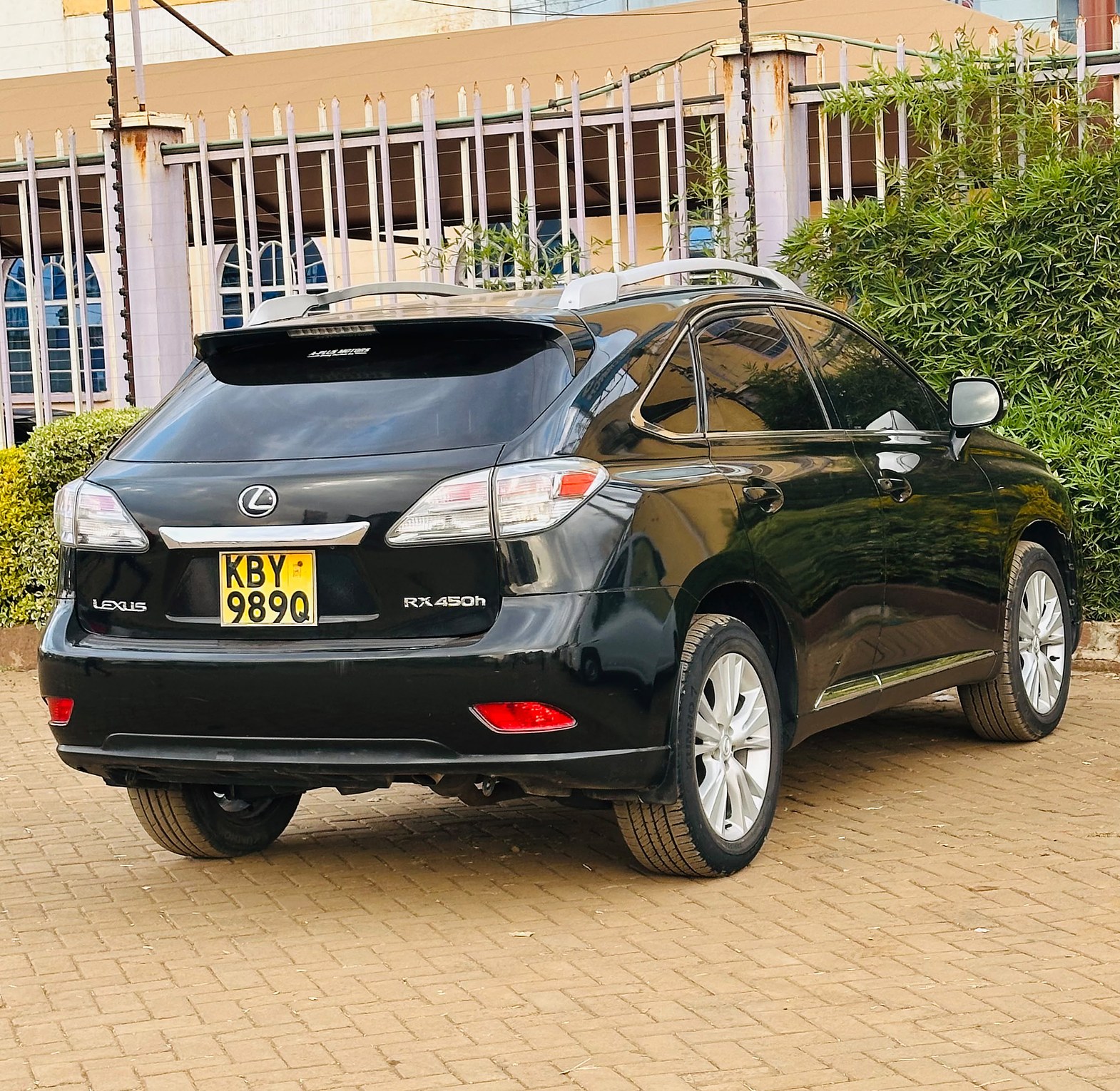 Toyota Lexus 450Ah KBY,YOM 2007 Model, Automatic Hybrid, with Sunroof, alloys, New Tyres, Leather Seats image