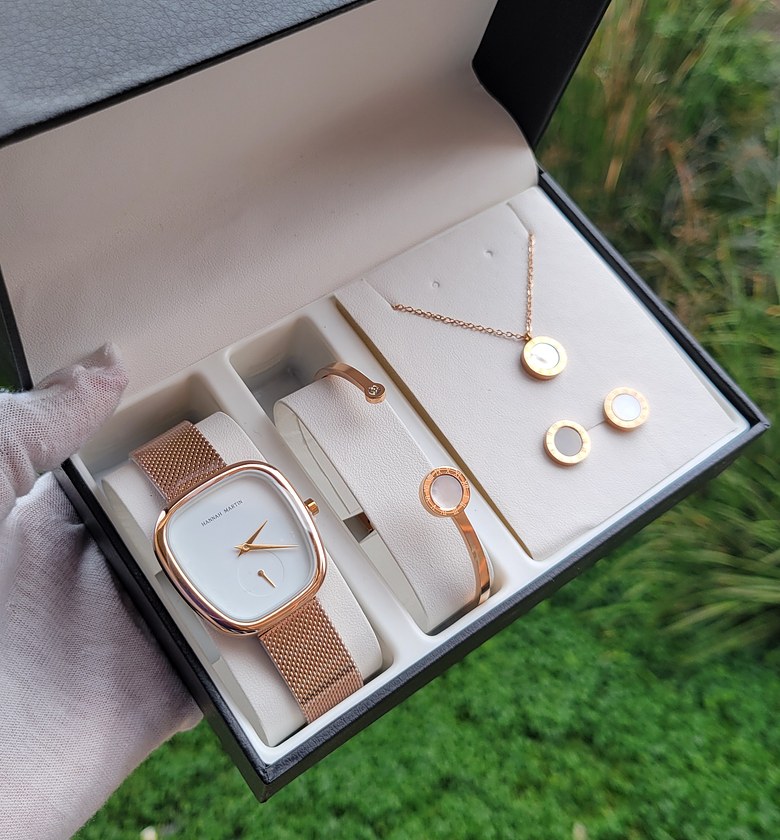 Watch set  image