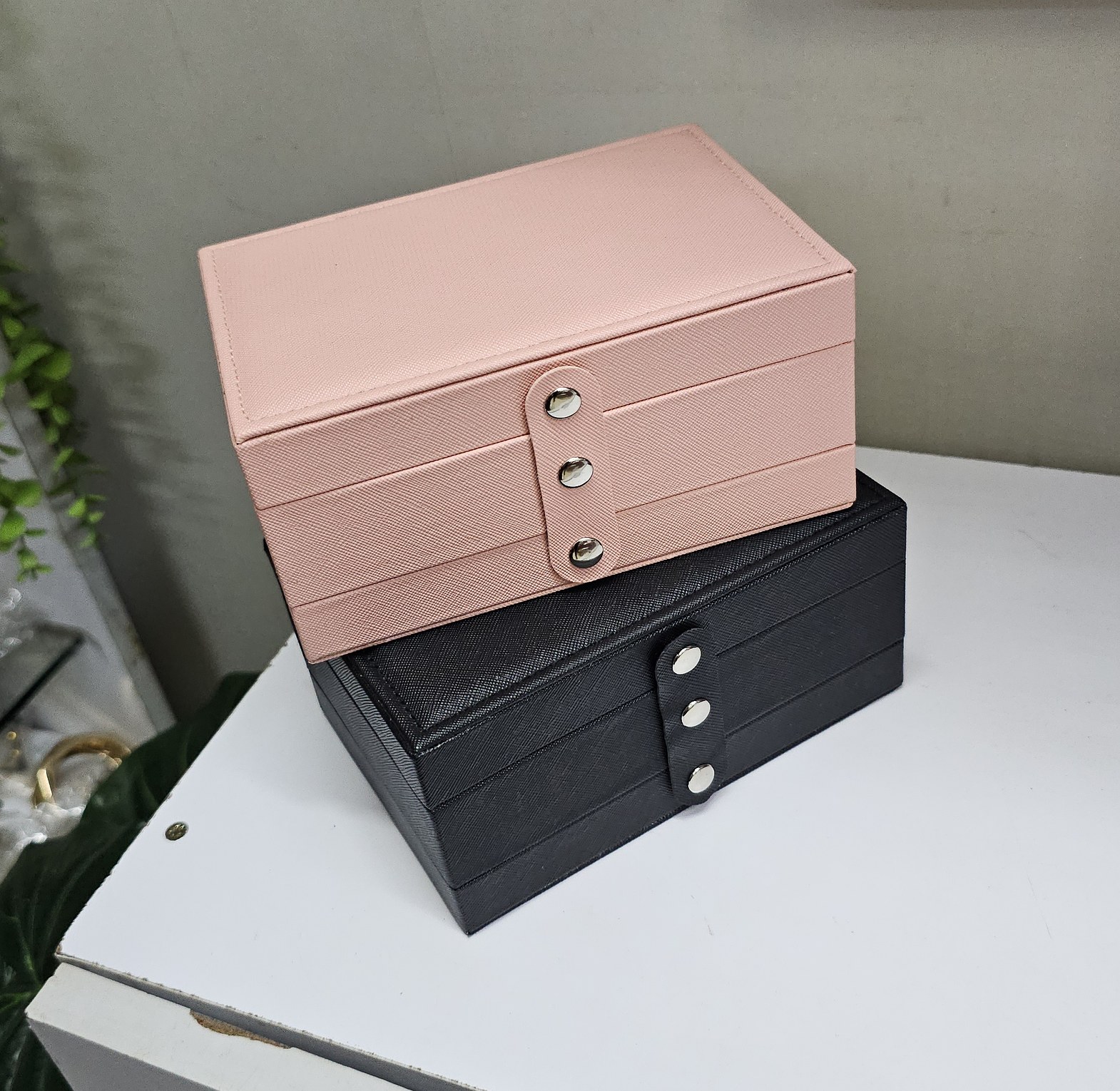 Medium jewelry organizer  image