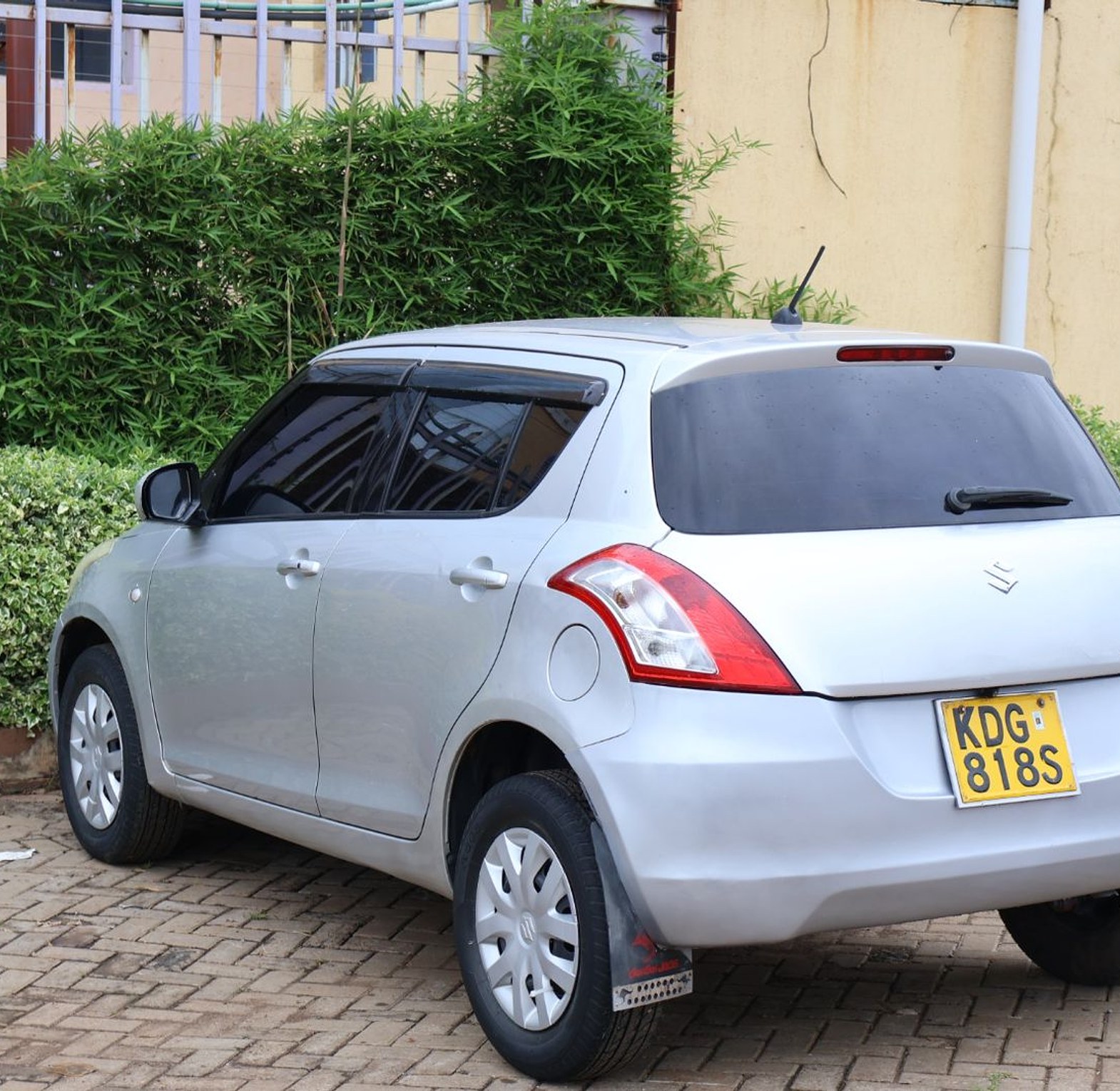  Suzuki Swift KDG, YOM 2014 Model, Automatic, Rating 1300cc image