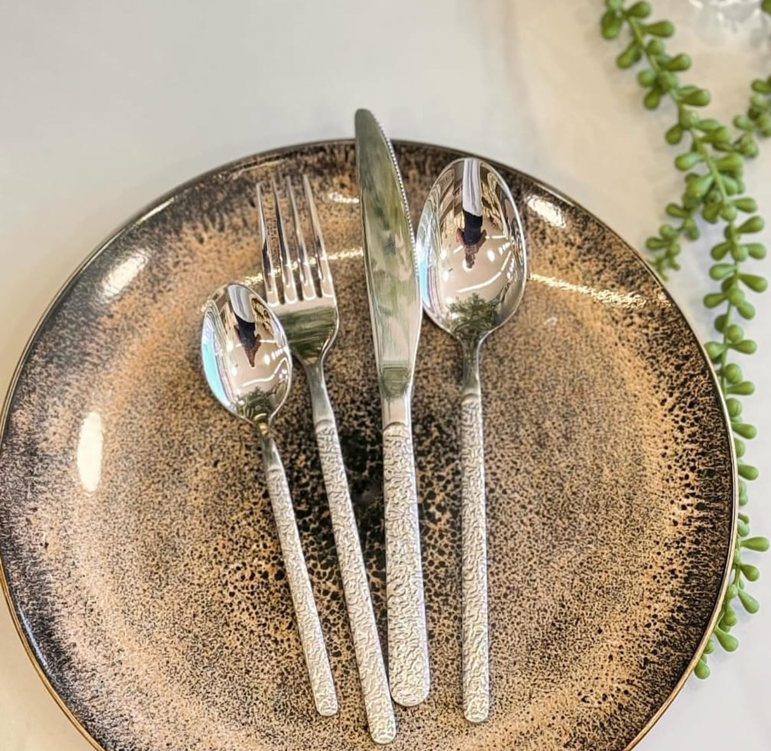 Cutlery Set Premium quality stainless steel flatware. 6PCS image