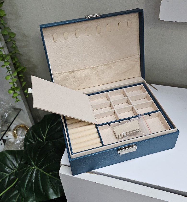 Jewelry box image