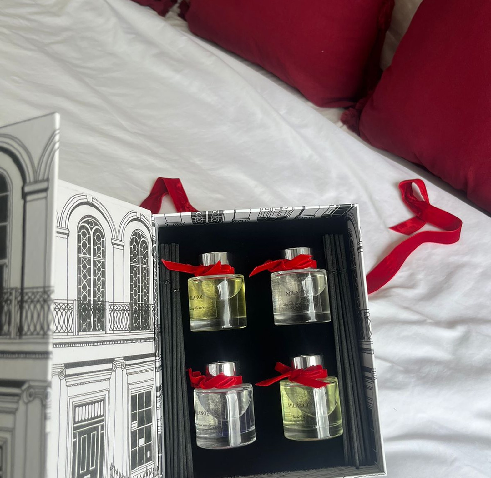 Reed diffusers sets of four image