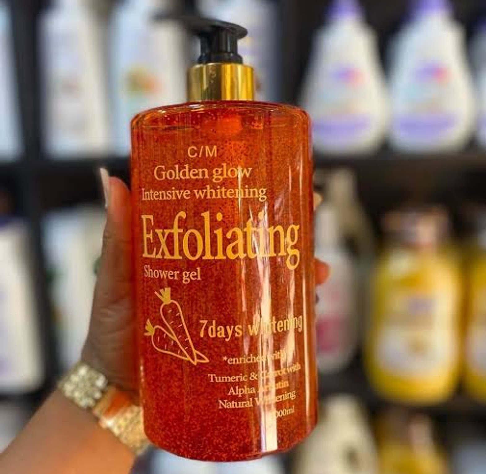 Golden glow exfoliating shower gel  image