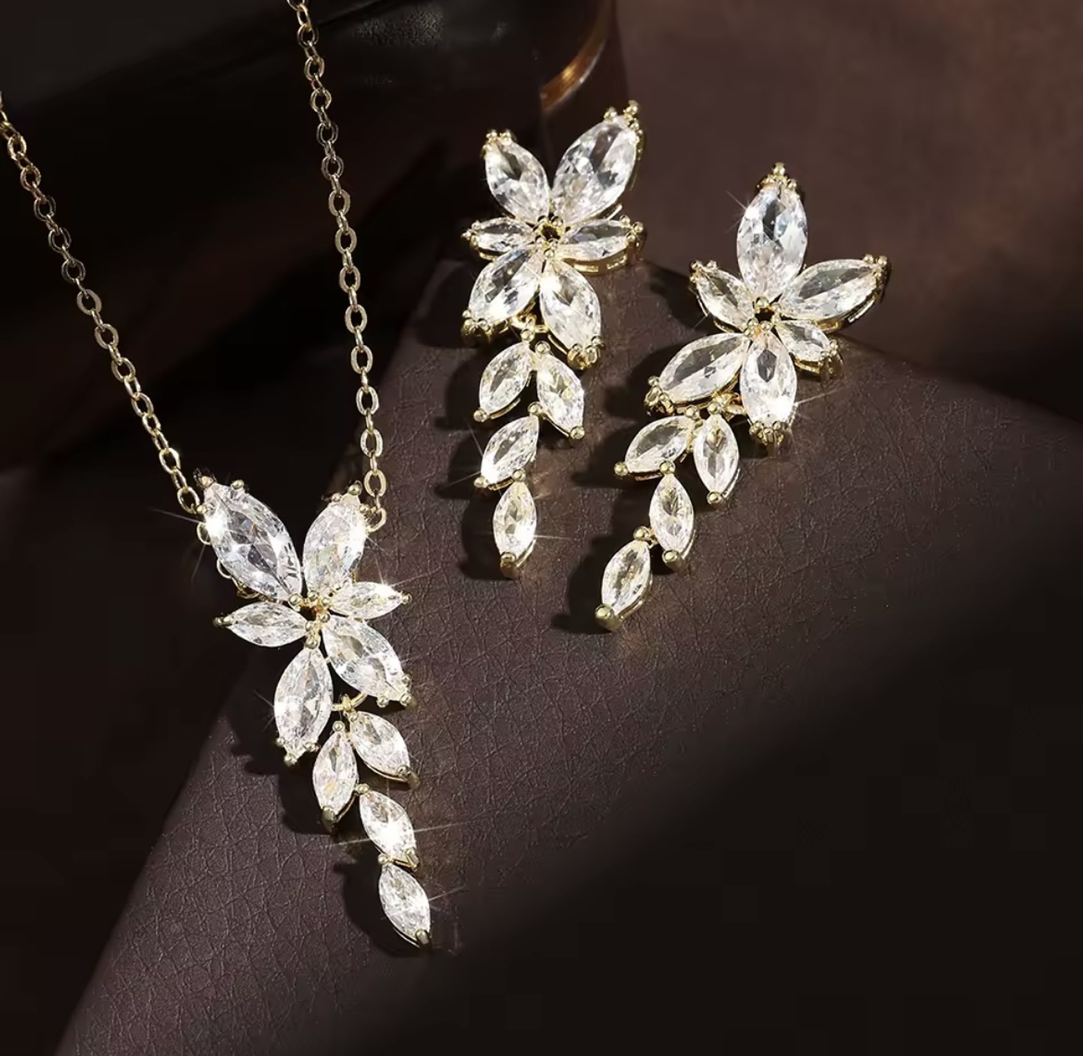 Marquise Eternal Blossom Jewelry Set image
