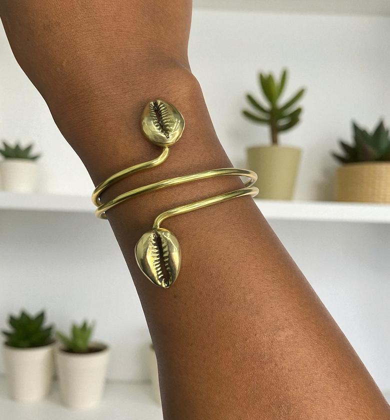 Ama Shell  Bracelet  image