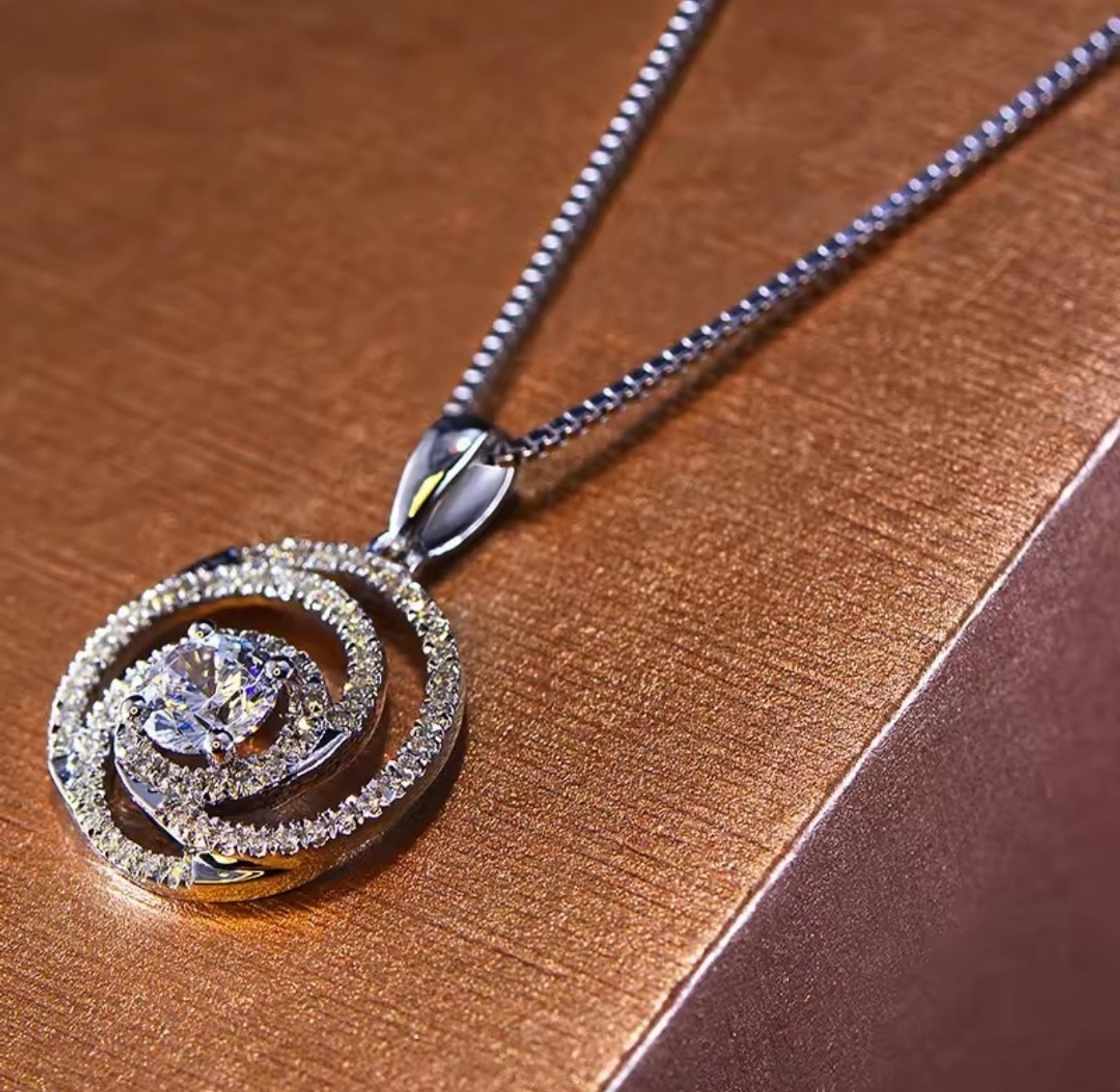 Luxury circular zirconia necklace  image