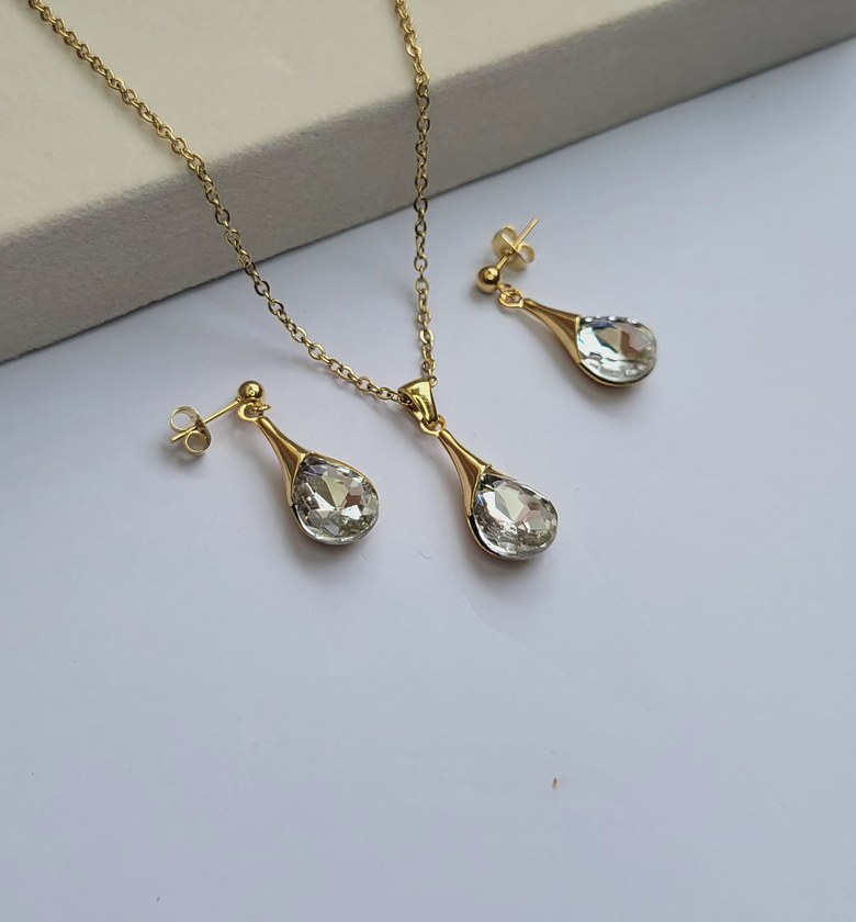 Opulent crystal set image