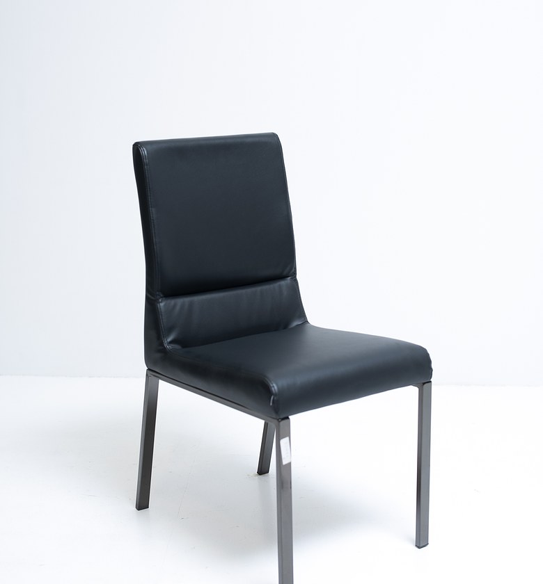 PU CHAIR 1.5M BLACK  image