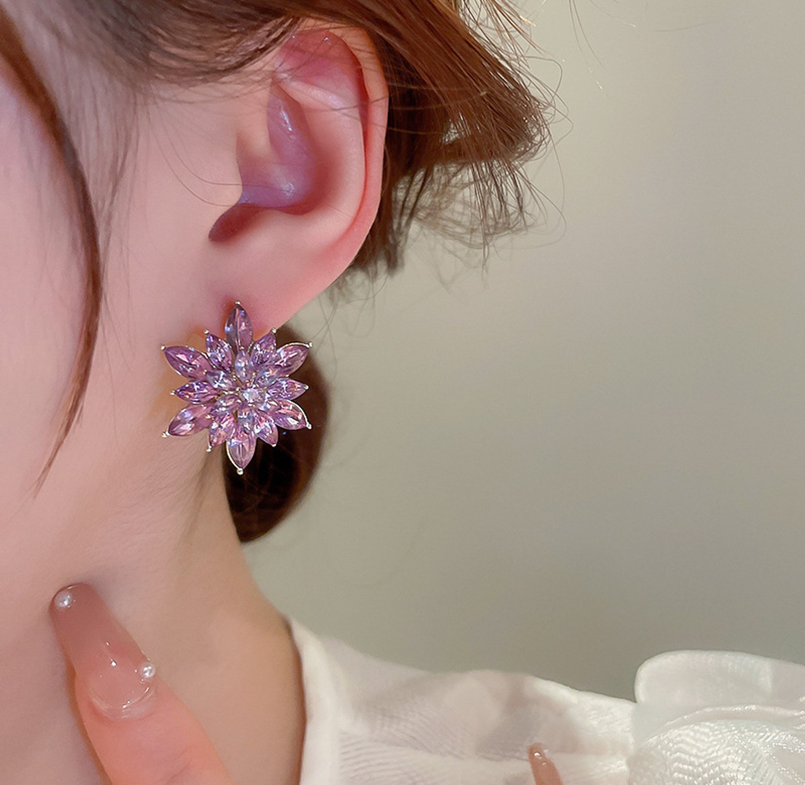 Purple crystal stud earrings  image