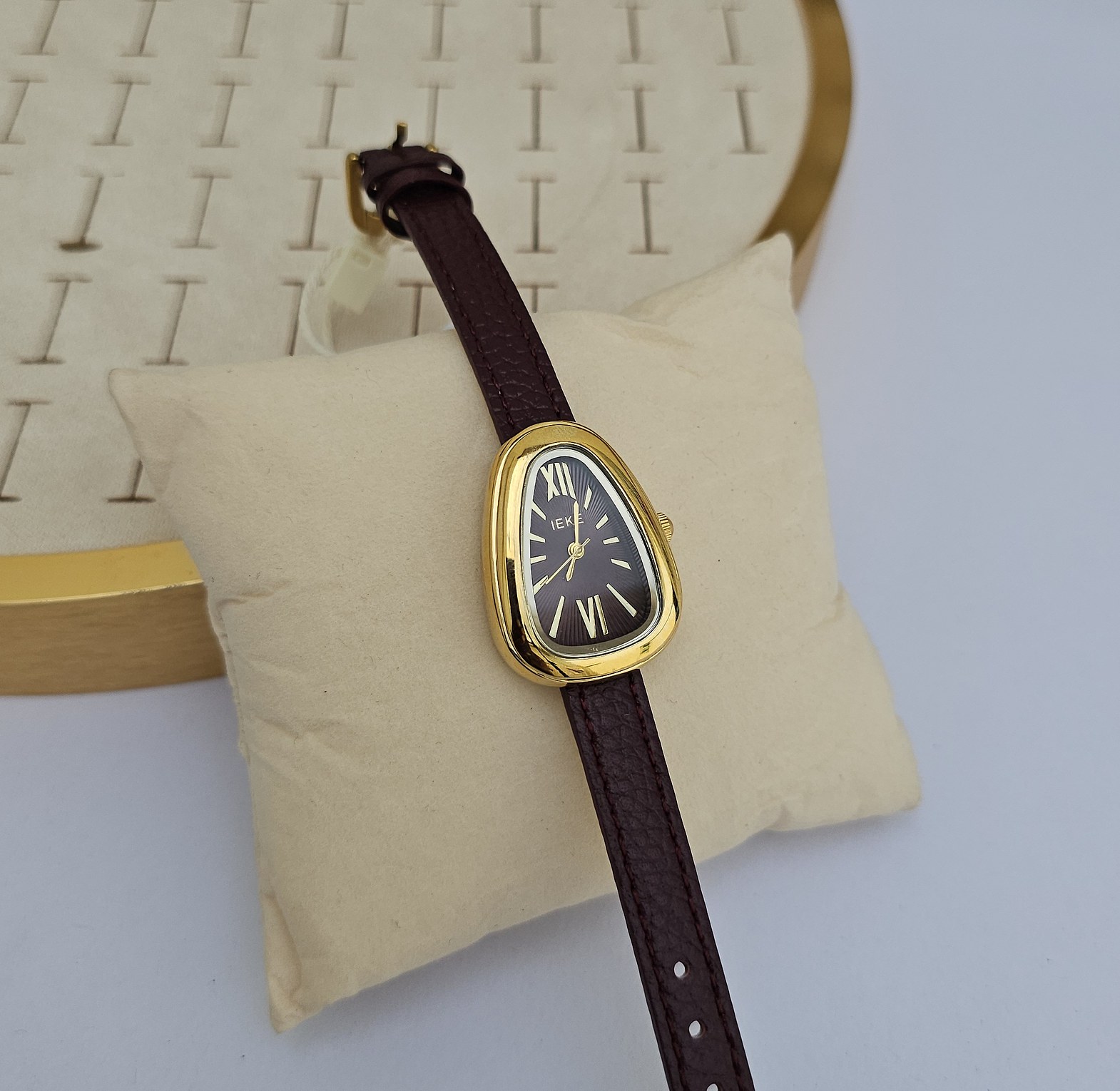 Serpentine vintage watches  image