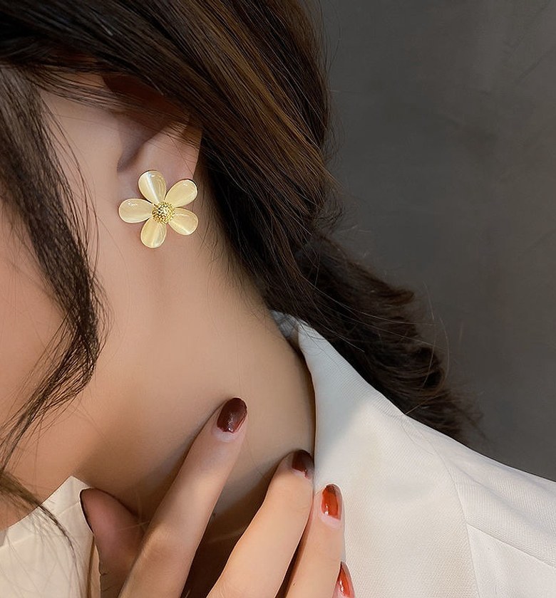Opal white flower earrings  image