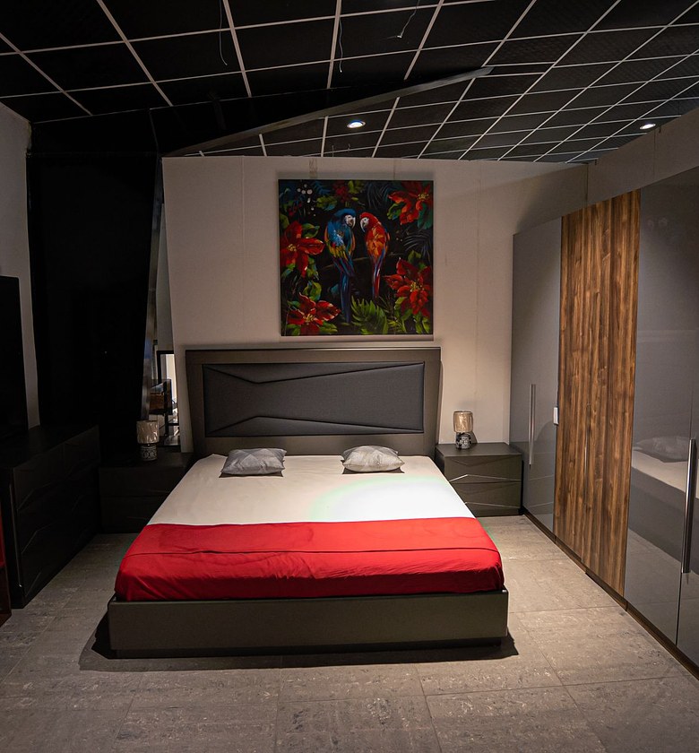 BED 180X200 CM +2NIGHT STANDS image