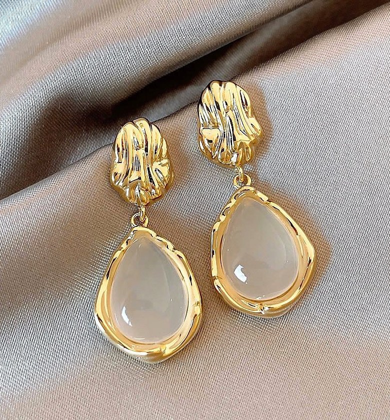 Opal white drop earrings  image