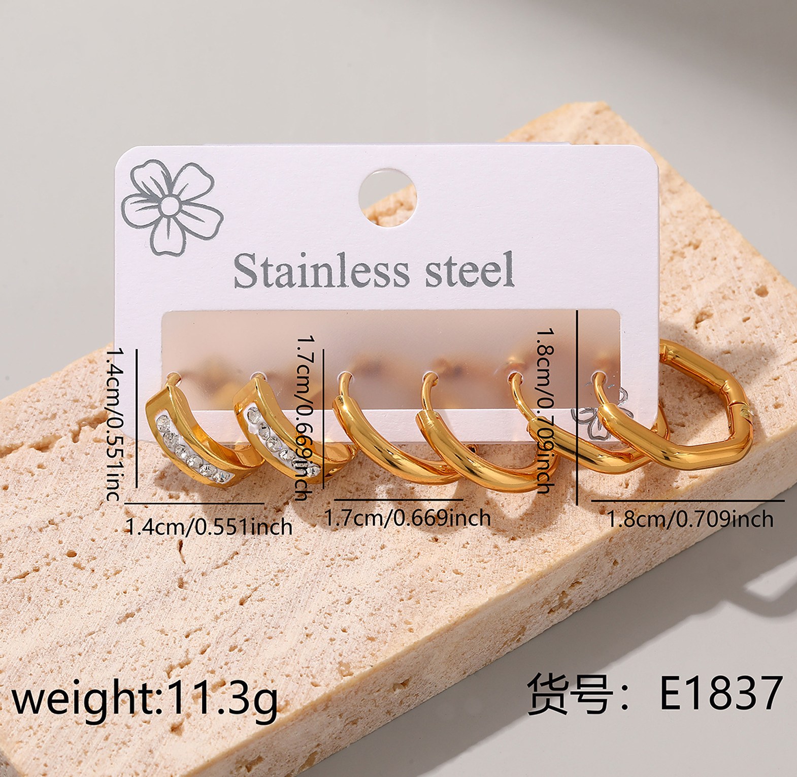 Trillion-Cut Stud Earrings Unisex  image