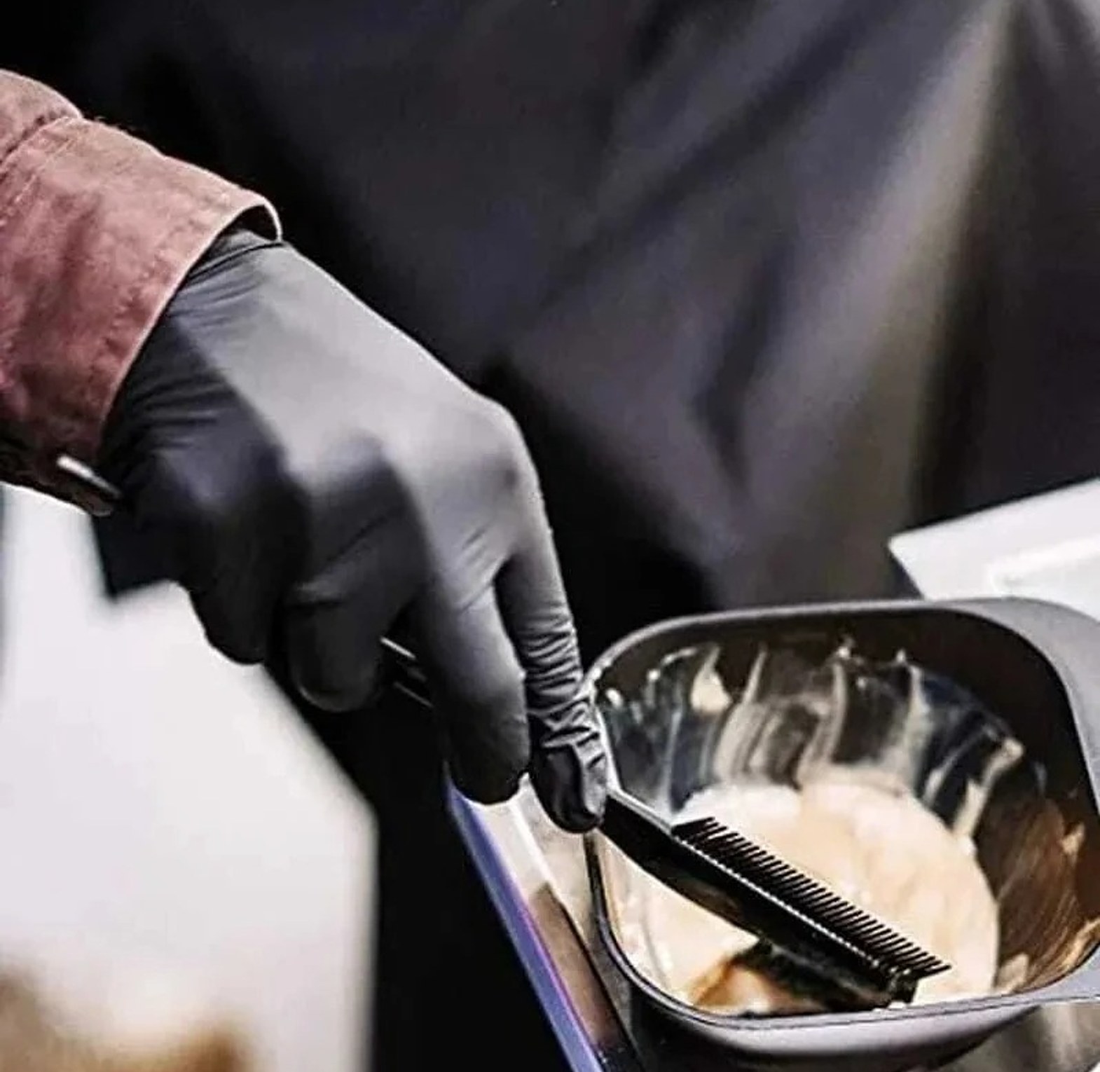 100Pcs Black Nitrile Disposable Gloves - Powder-Free Food Grade & Salon Protection - Heavy Duty Gloves image