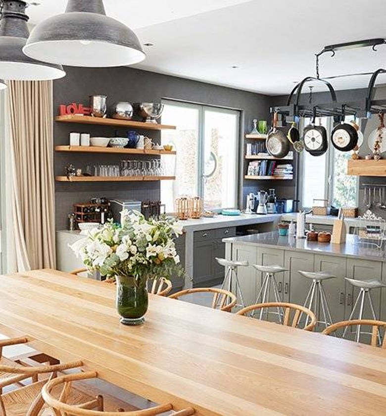 Kitchen & Dining