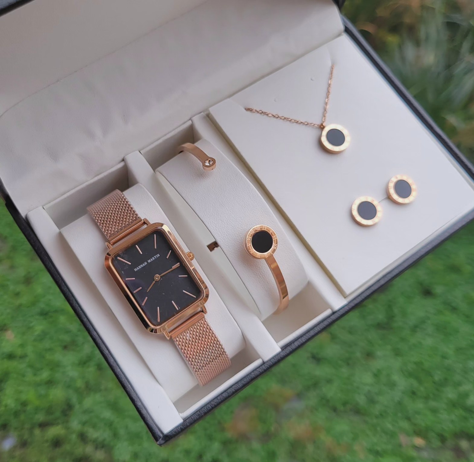 Watch set  image